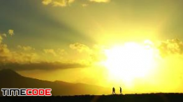 دانلود استوک فوتیج زوج در غروب خورشید Sunset Couple