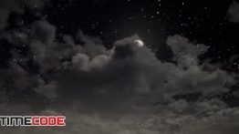 دانلود استوک فوتیج : ابر و ماه در شب Clouds And Moon