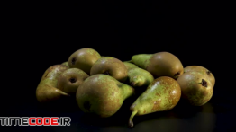 دانلود استوک فوتیج : گلابی های ارگانیک Fresh Pears Rotate