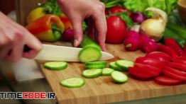دانلود استوک فوتیج : خرد کردن سبزیجات Slicing Vegetables
