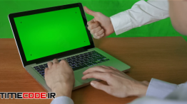 دانلود استوک فوتیج : پرده سبز کار با لپ تاپ Business People Working On A Laptop