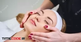 دانلود زن در حال ماساژ صورت Girl While Cosmetologist Is Taking Care Of Her Face