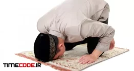 عکس مرد مسلمان در حال نماز خواندن  Muslim Man Praying On Carpet
